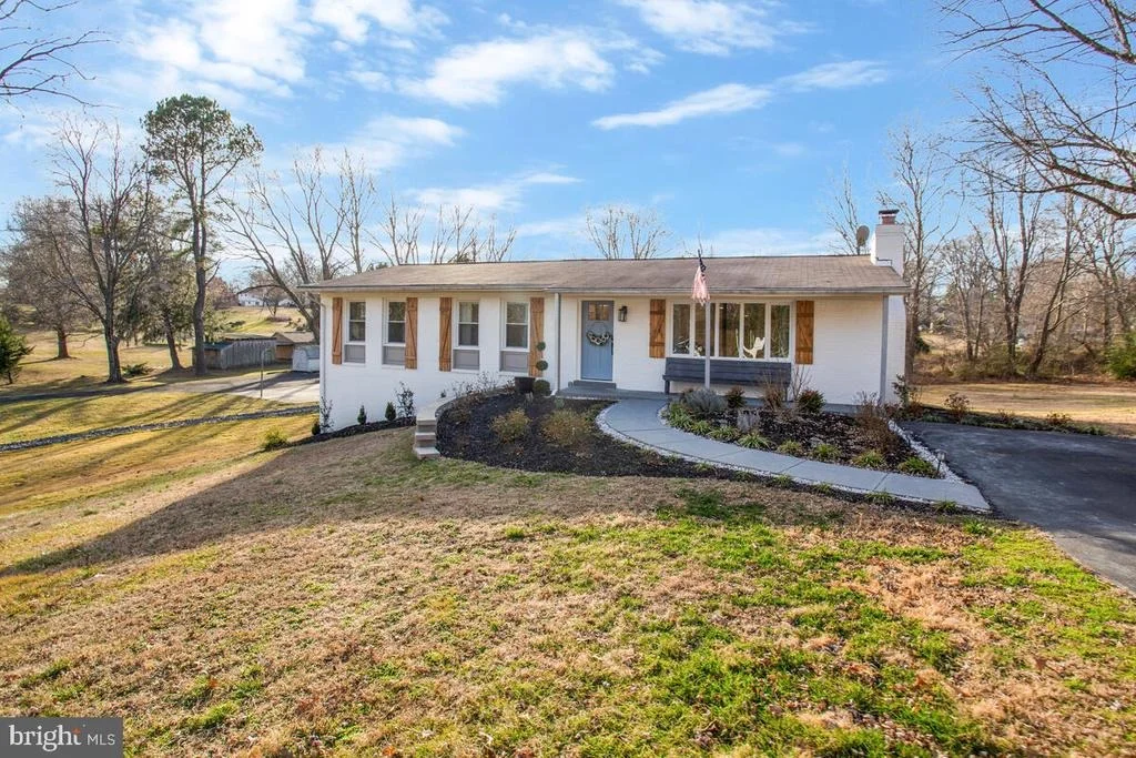 Photo of 11216 LAKEVIEW DRIVE