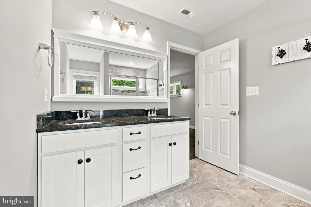 Photo of 7135 LEEDS MANOR ROAD