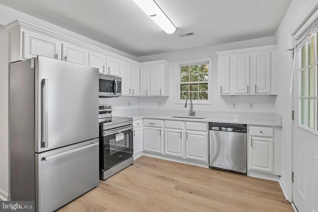 Photo of 905 HANOVER STREET