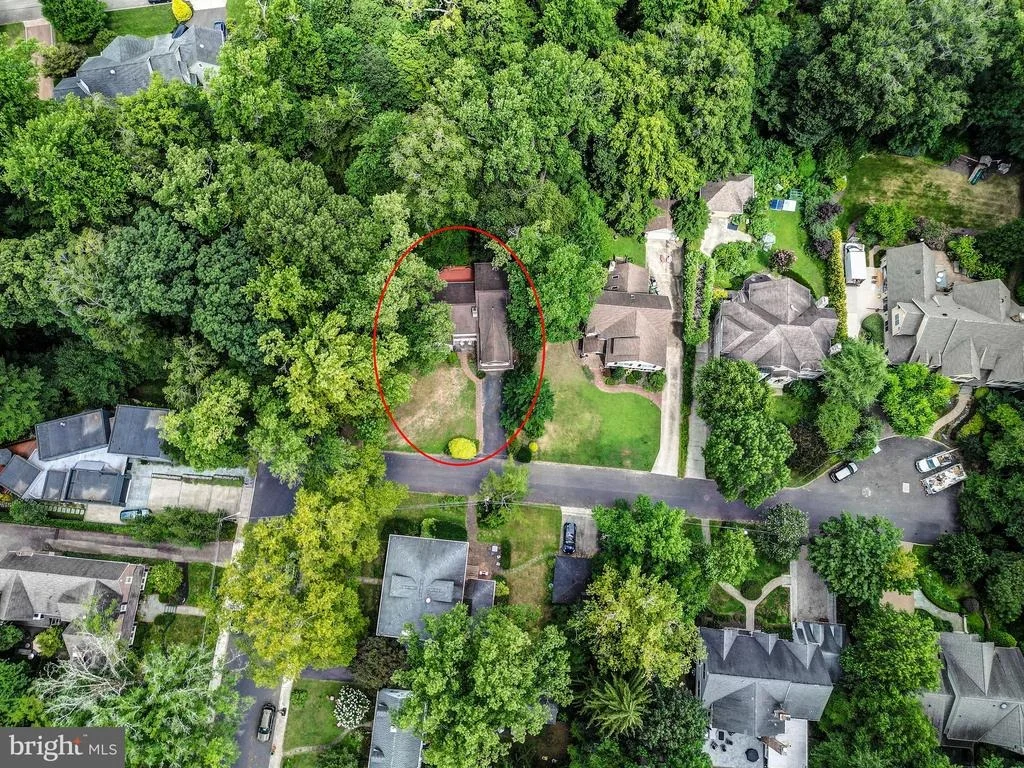 Photo of 501 SOMERSET DRIVE