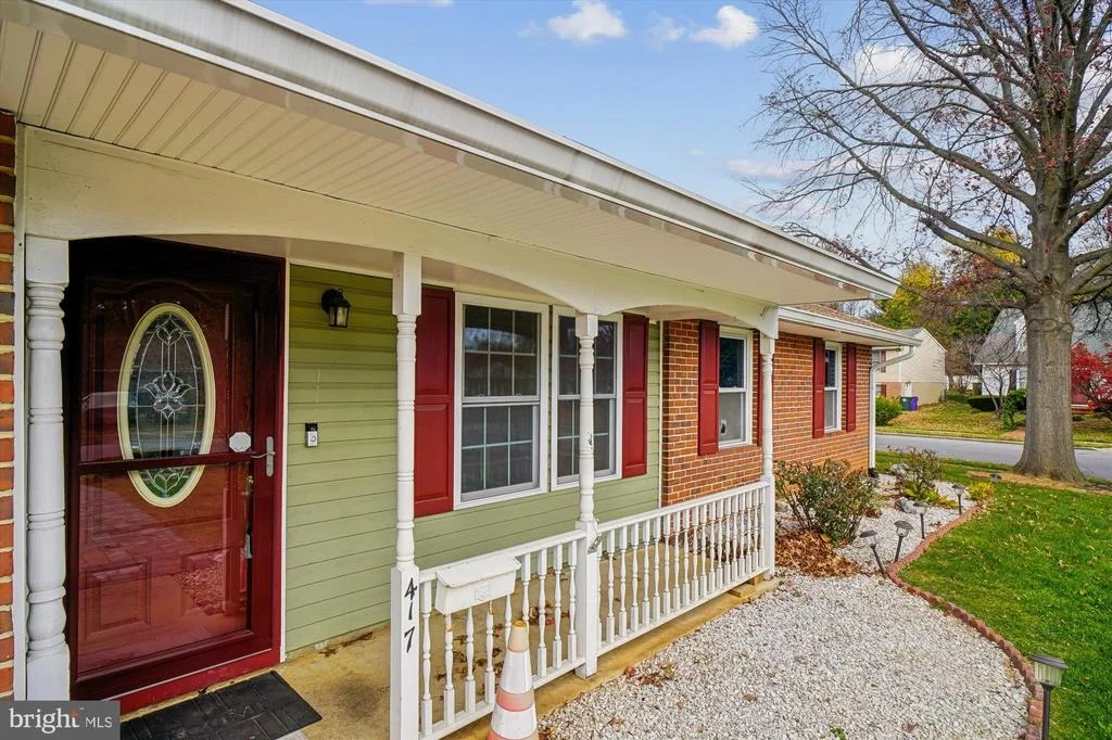 Photo of 417 WHITE OAK PLACE