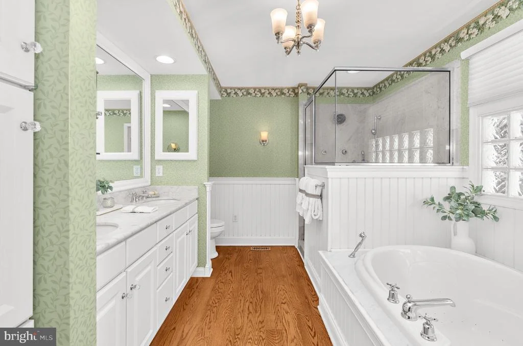 Photo of 668 WHITE SWAN DRIVE