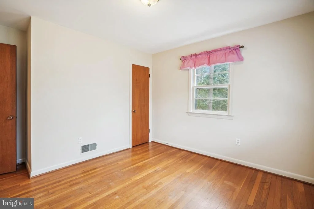 Photo of 5906 PARKWAY DRIVE