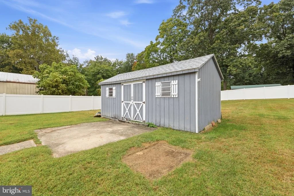 Photo of 989 BOUNDARY ROAD