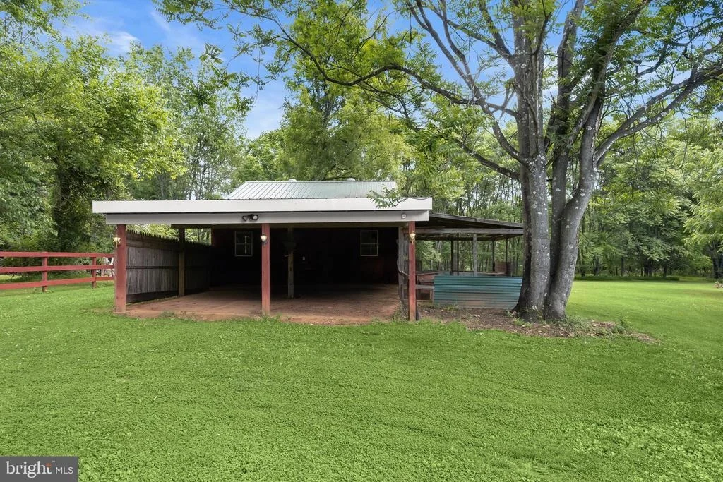 Photo of 2319 BRADDOCK ROAD