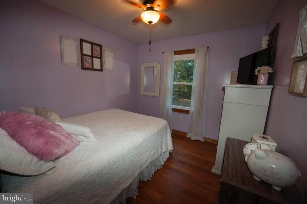 Photo of 828 WILDA DRIVE