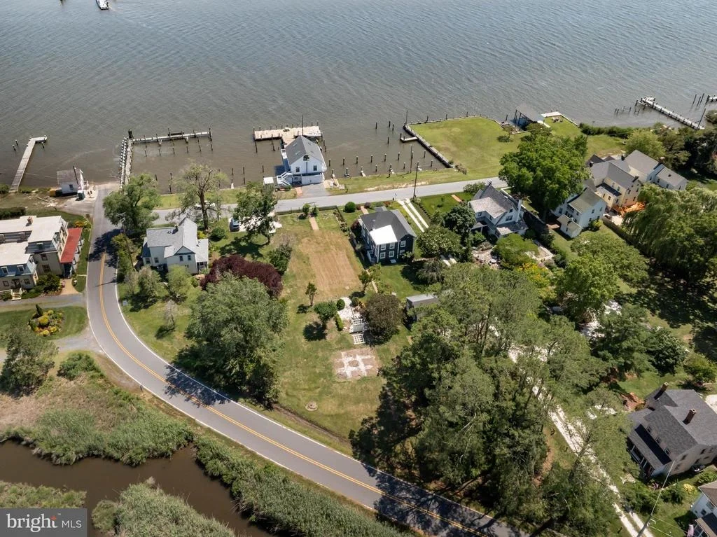 Photo of 23848 RIVER STREET