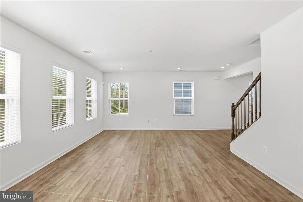 Photo of 462 LUDGATE MANOR
