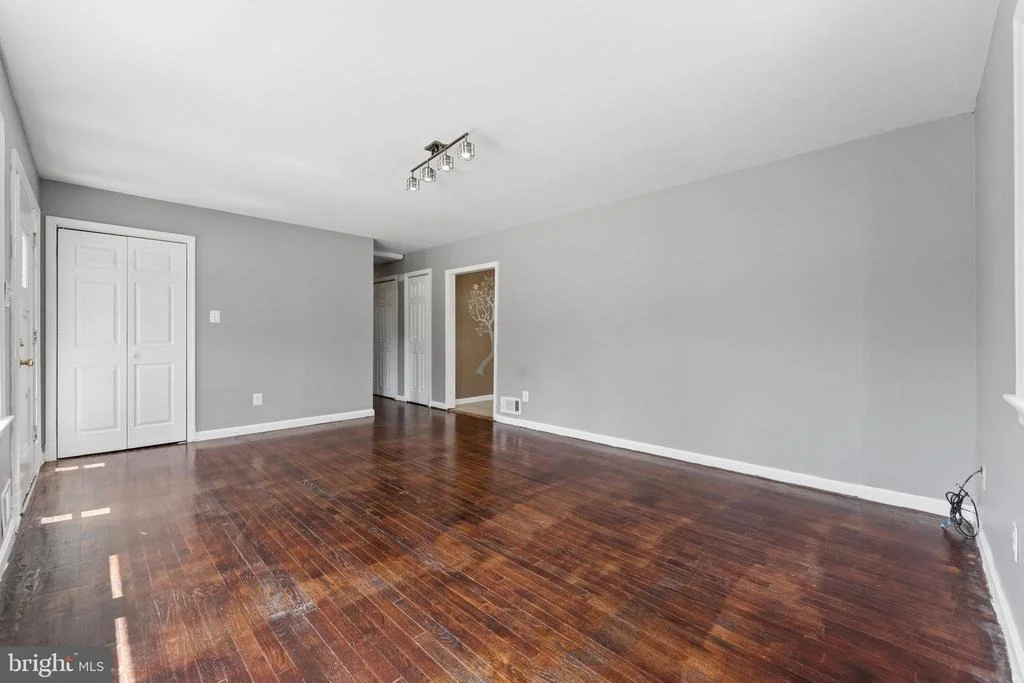 Photo of 8816 SAUNDERS LANE