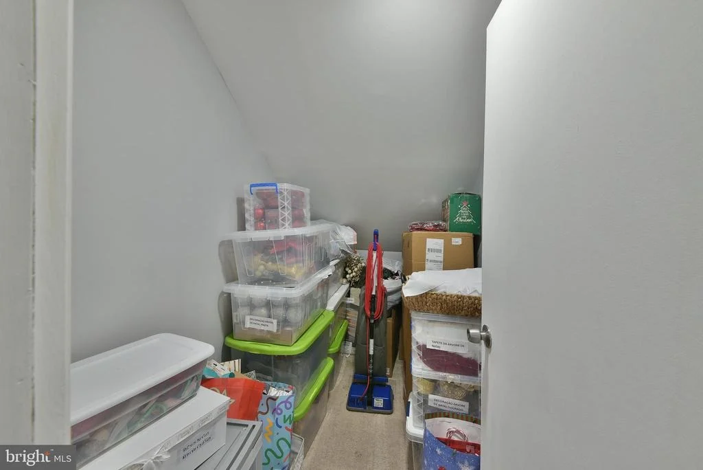 Photo of 8 WINDOVER LANE