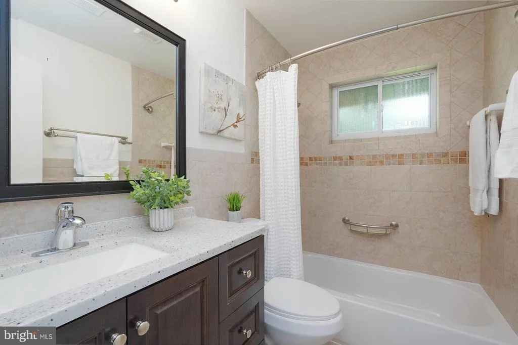 Photo of 1635 DINNEEN DRIVE