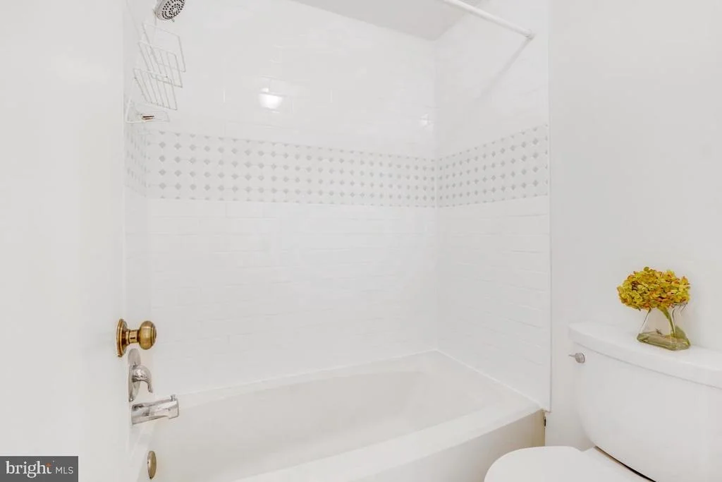 Photo of 14652 WOONSOCKETT DRIVE