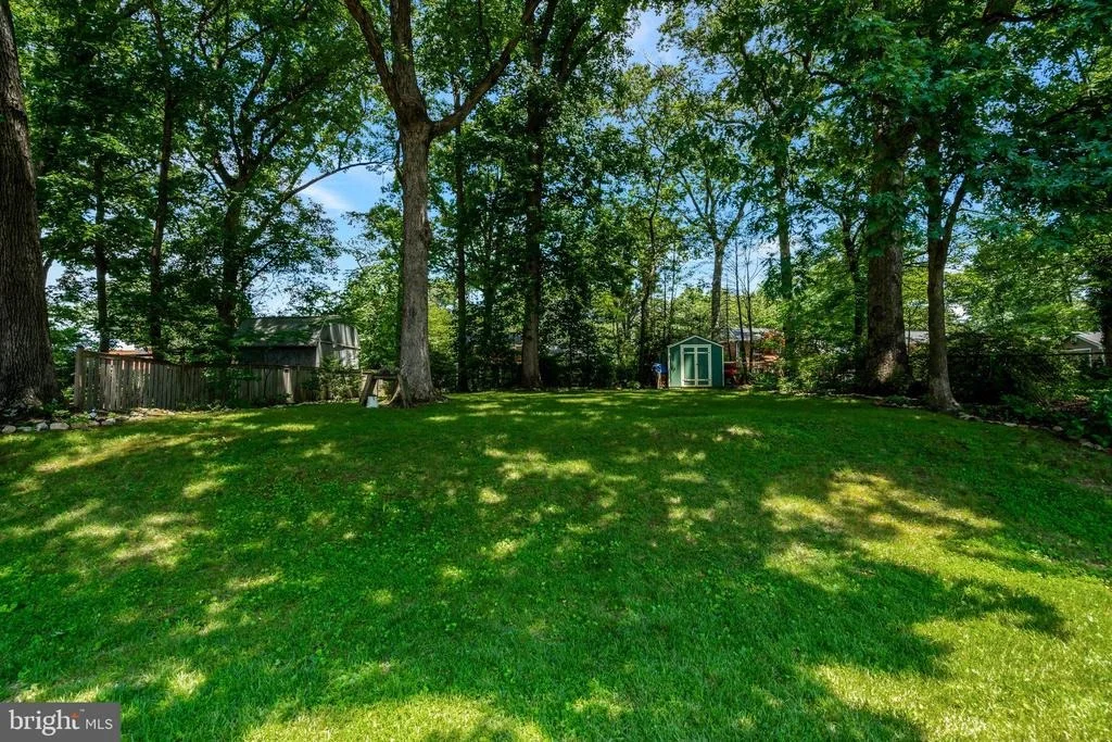 Photo of 10318 FOREST AVENUE