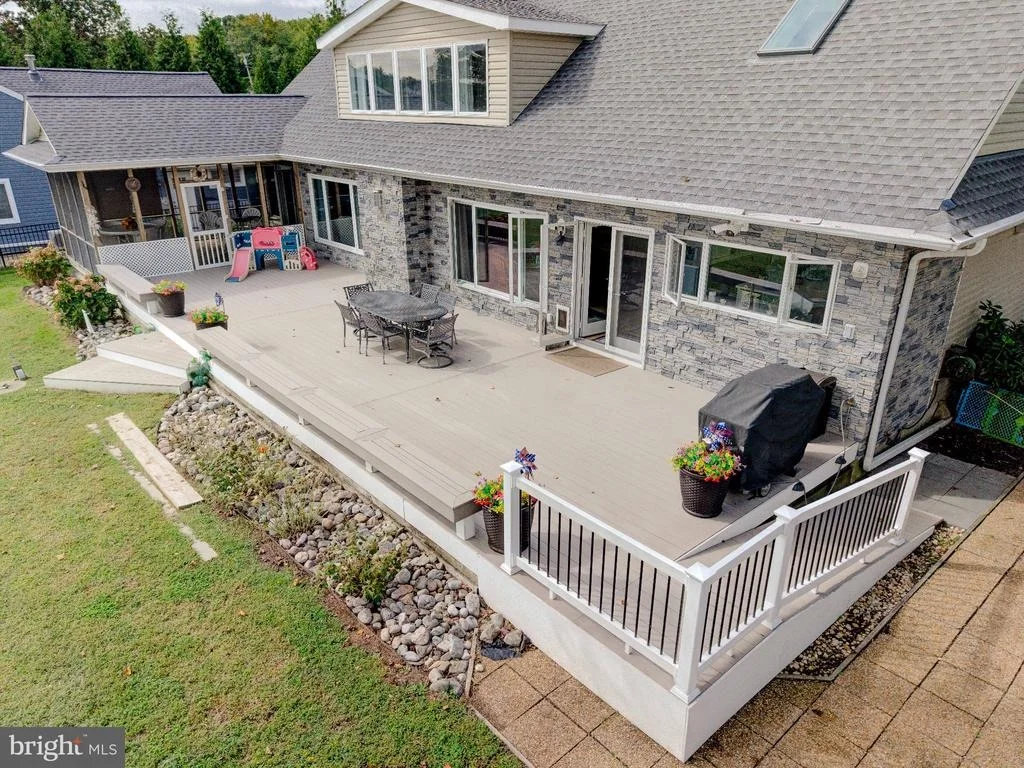 Photo of 8107 VENTNOR ROAD