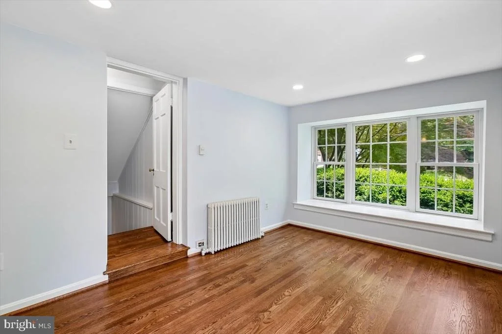 Photo of 7505 GLENDALE ROAD