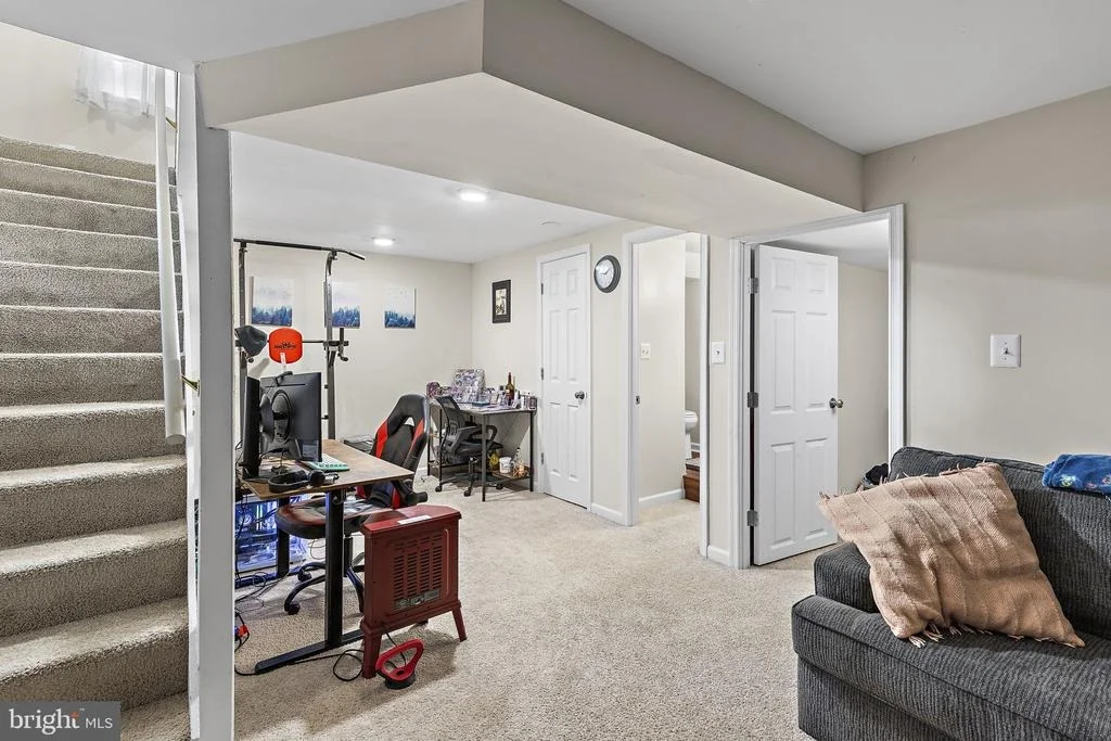 Photo of 5312 W HEAPS ROAD