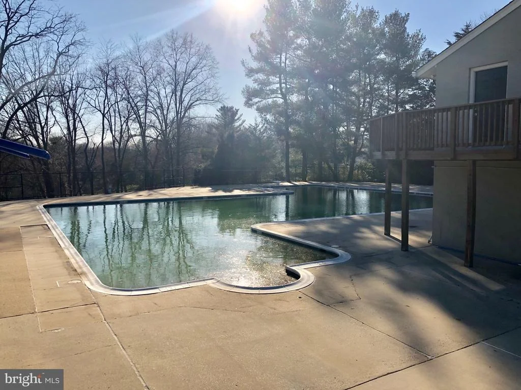 Photo of 2507 W MEREDITH DRIVE