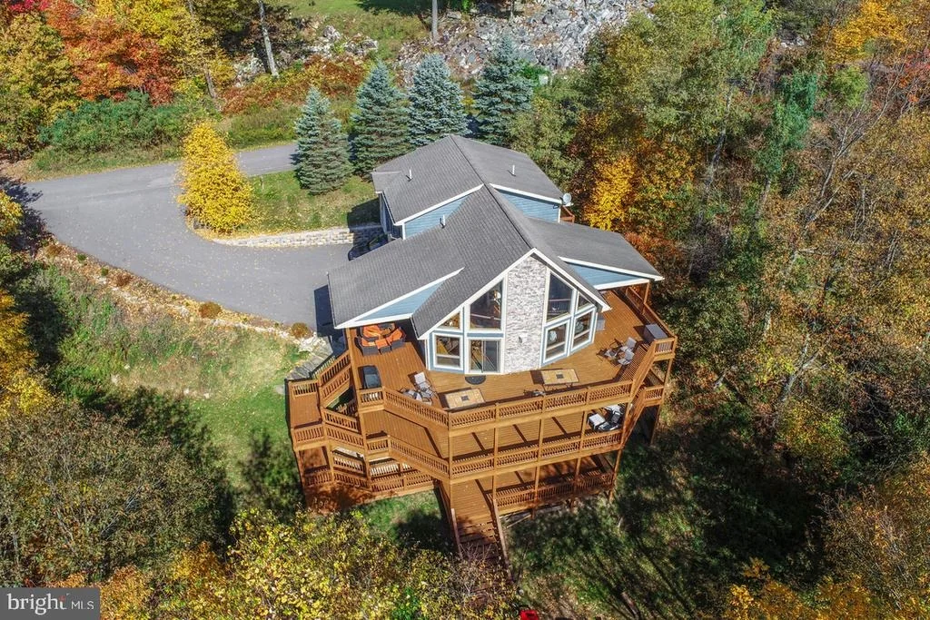 Photo of 723 PINNACLE DRIVE