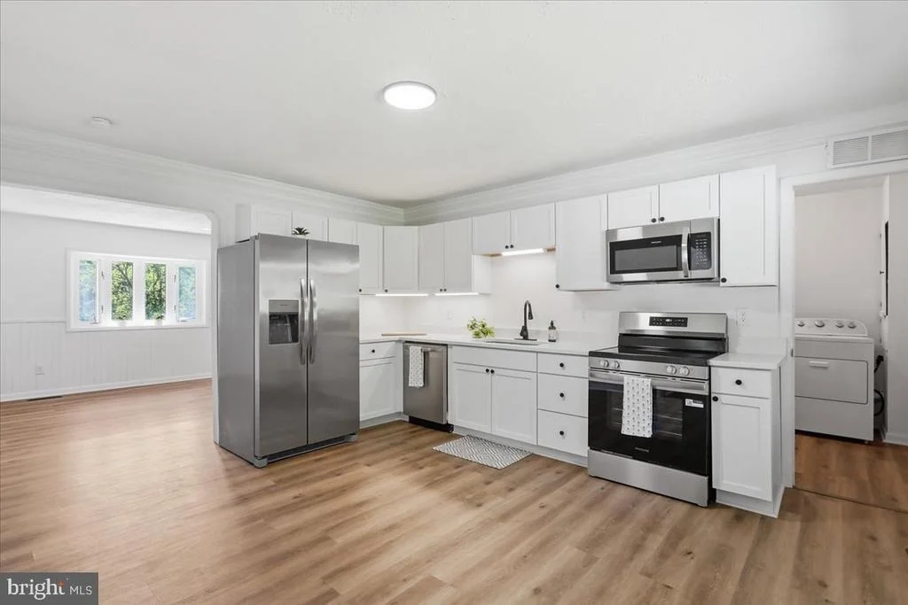 Photo of 1405 OUTER DRIVE
