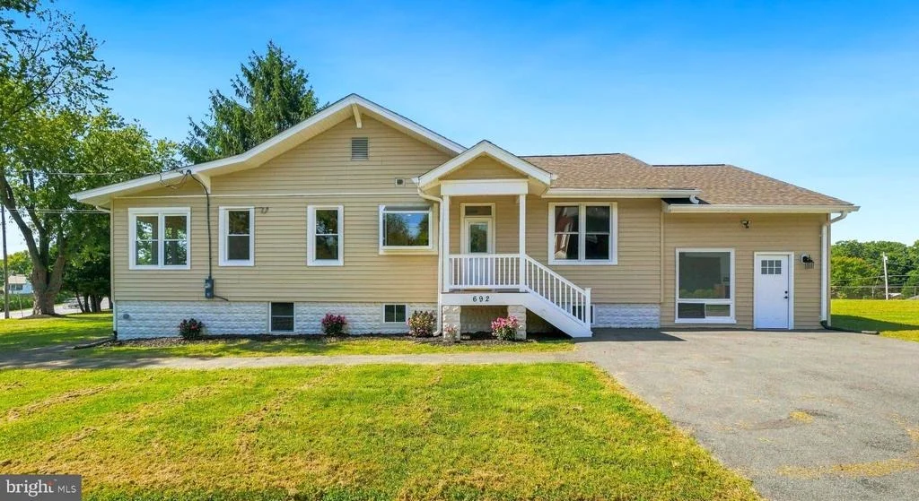 Photo of 692 RIDGE