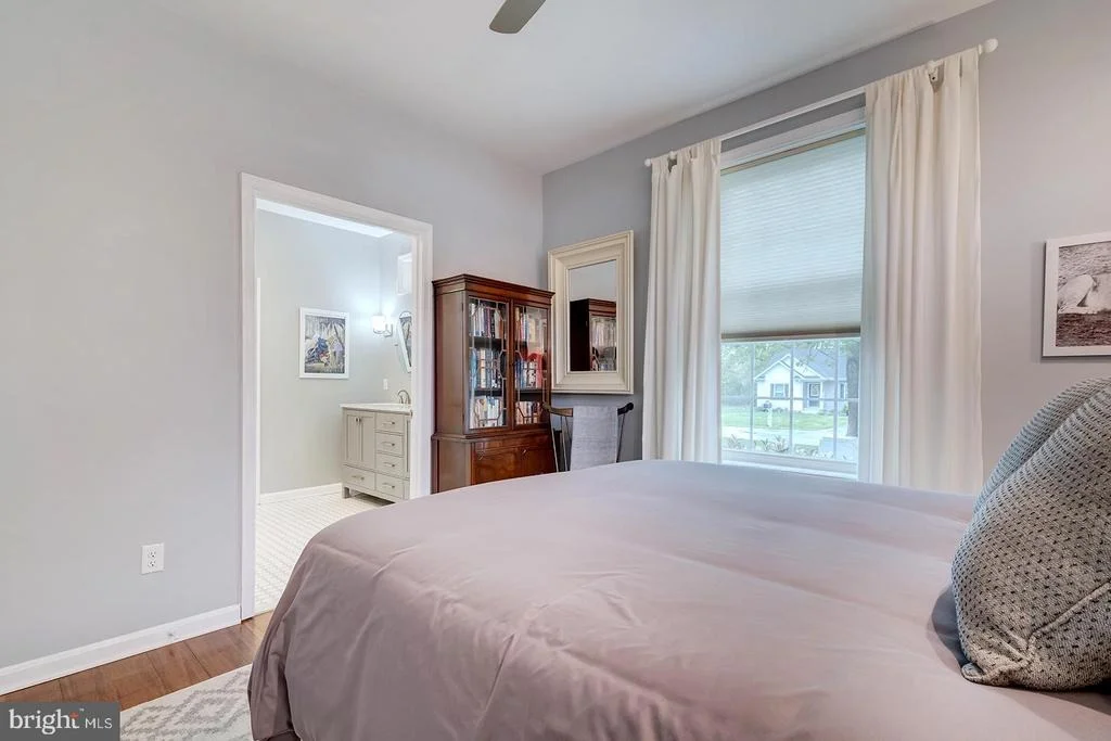 Photo of 30390 E MILL RUN