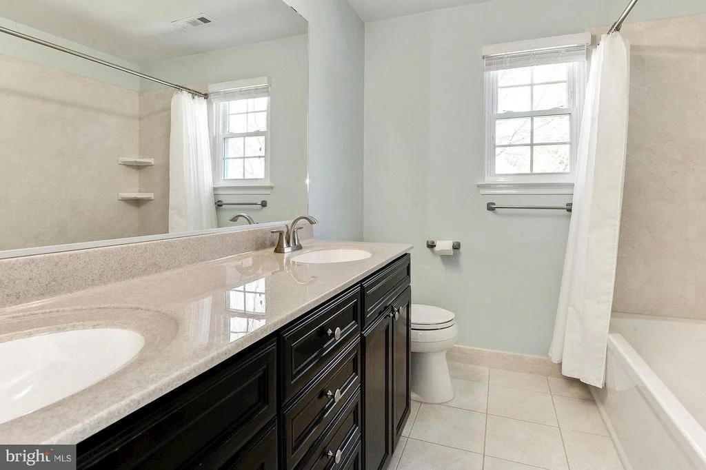 Photo of 413 WOONSOCKETT LANE