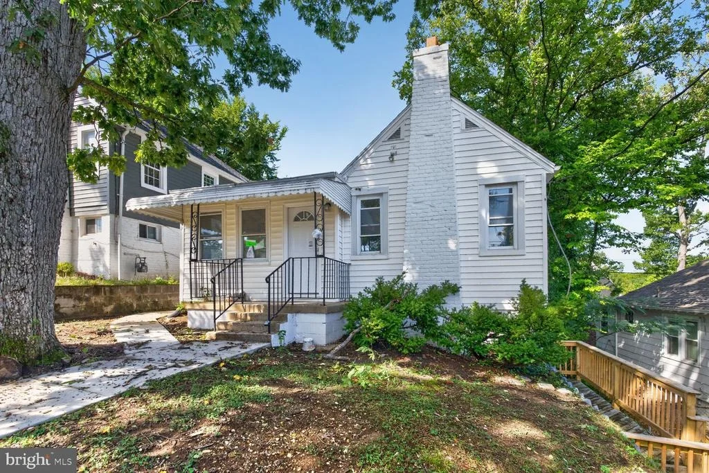 Photo of 1227 44TH PLACE SE