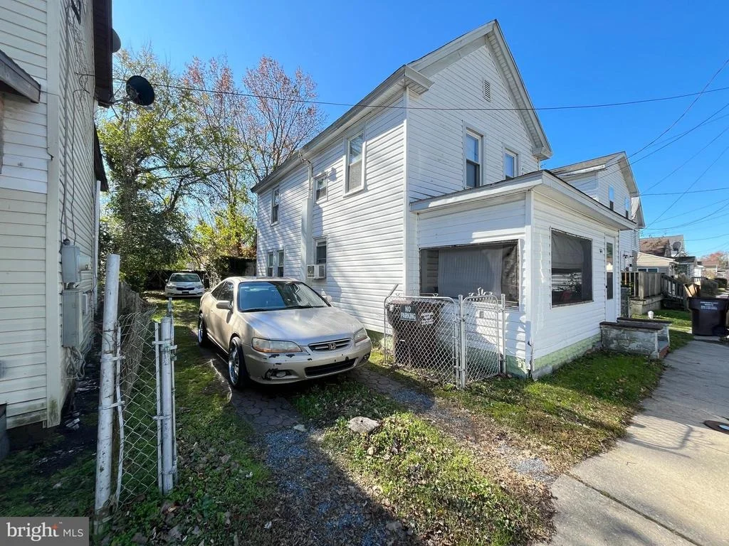 Photo of 614 DOUGLAS STREET