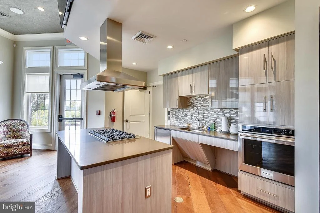 Photo of 2936 LEVEE DRIVE