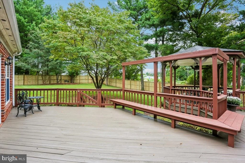 Photo of 899 LINGANORE DRIVE