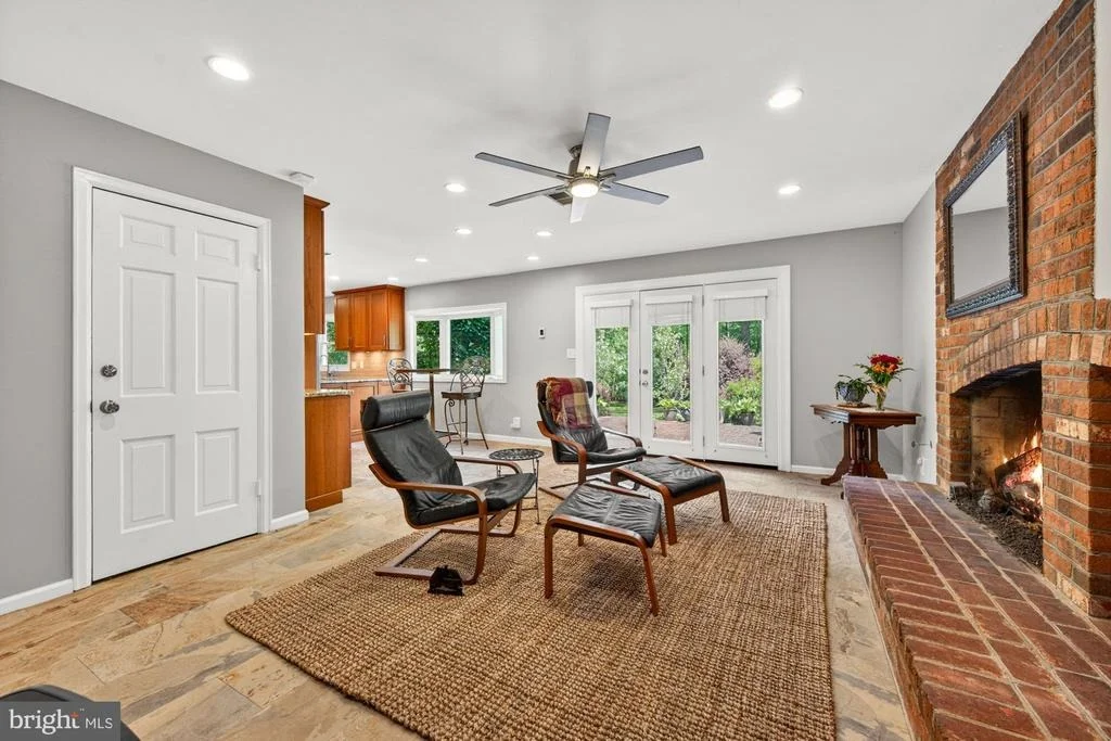 Photo of 11416 VALE ROAD