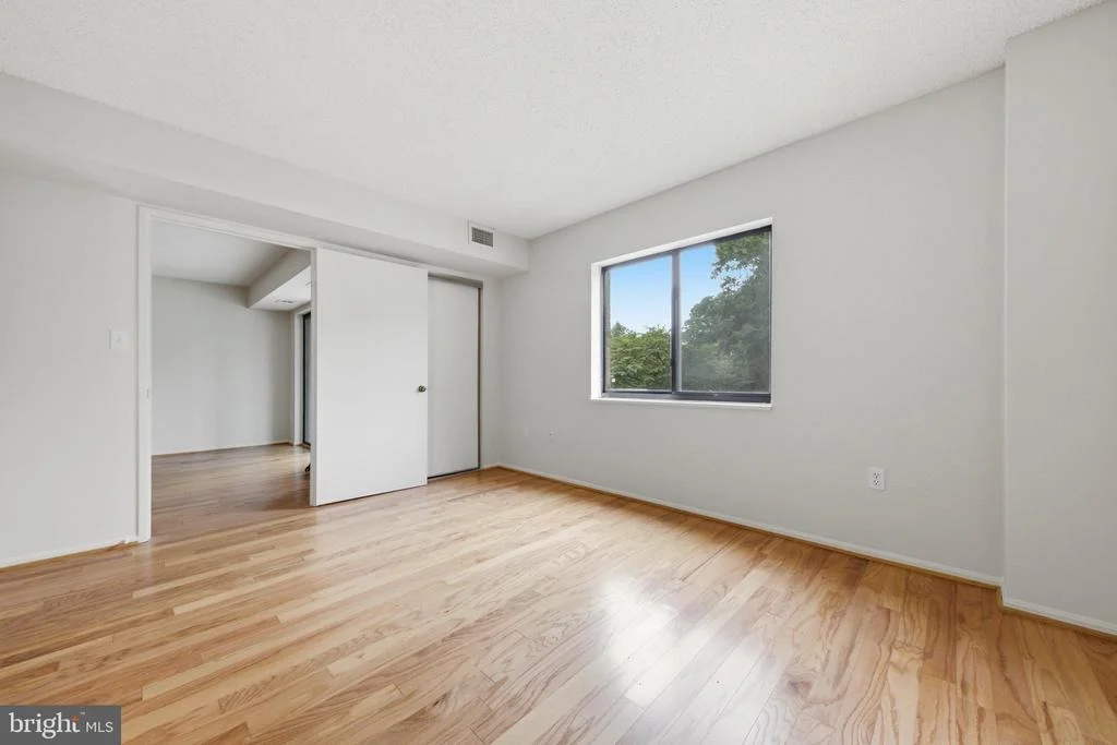 Photo of Unit 2115 at 15107 INTERLACHEN DRIVE