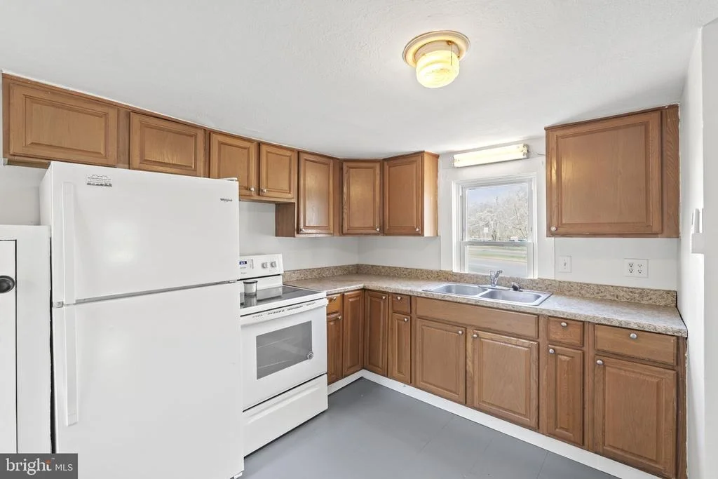 Photo of 822 N COMMERCE AVENUE