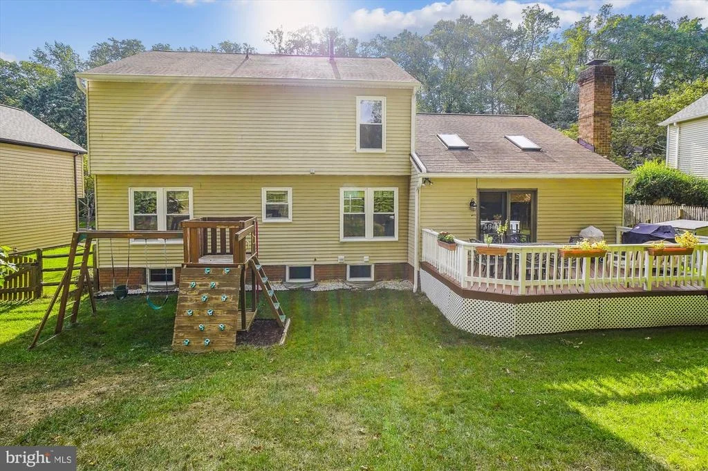 Photo of 2427 HENSLOWE DRIVE