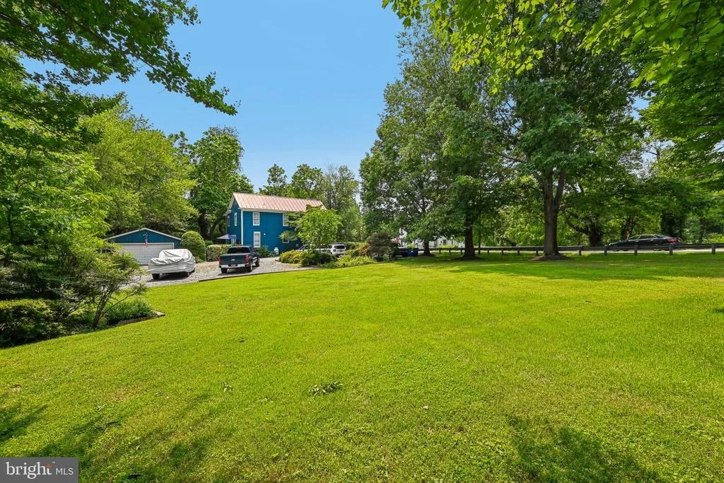 Photo of 20925 CLARKSBURG ROAD