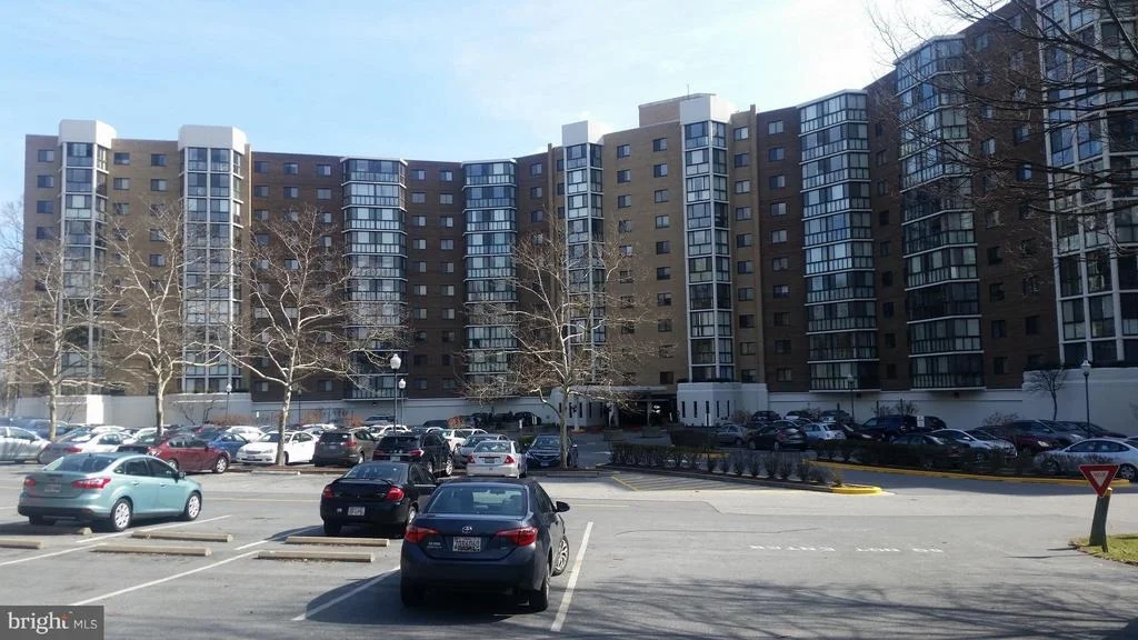 Photo of Unit 4416 at 15100 INTERLACHEN DRIVE
