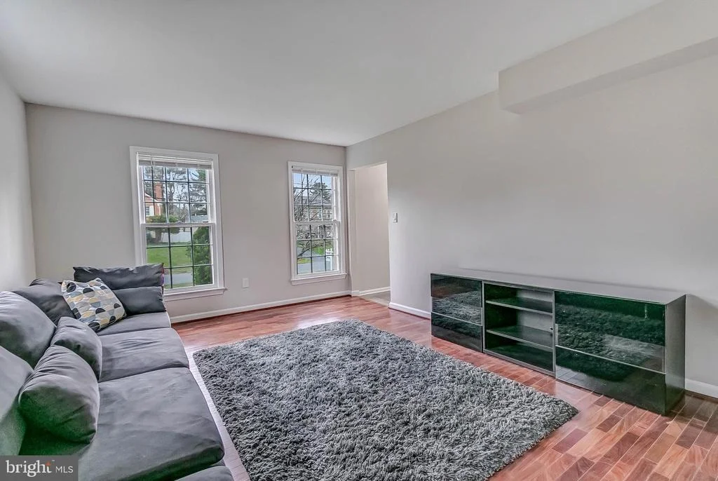 Photo of 2608 VILLAGE LANE