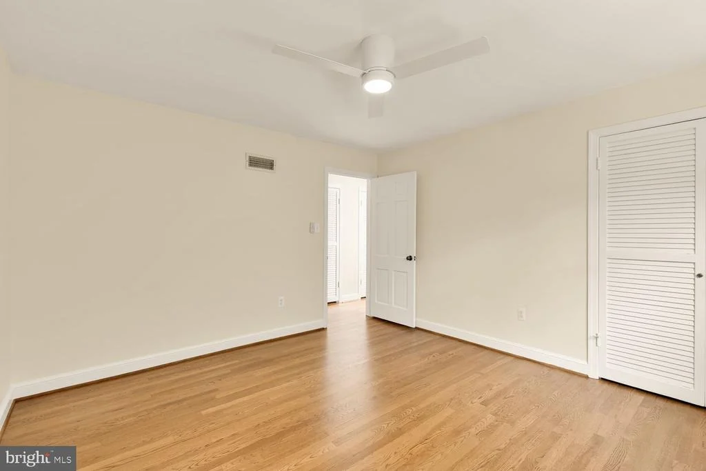 Photo of 5810 OVERLEA ROAD