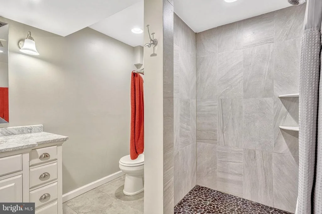 Photo of 10318 FOREST AVENUE