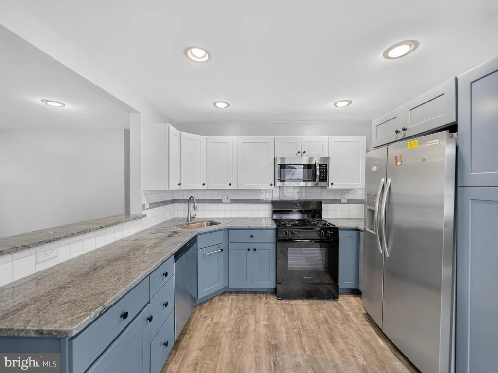 Photo of 504 HAMLEN ROAD