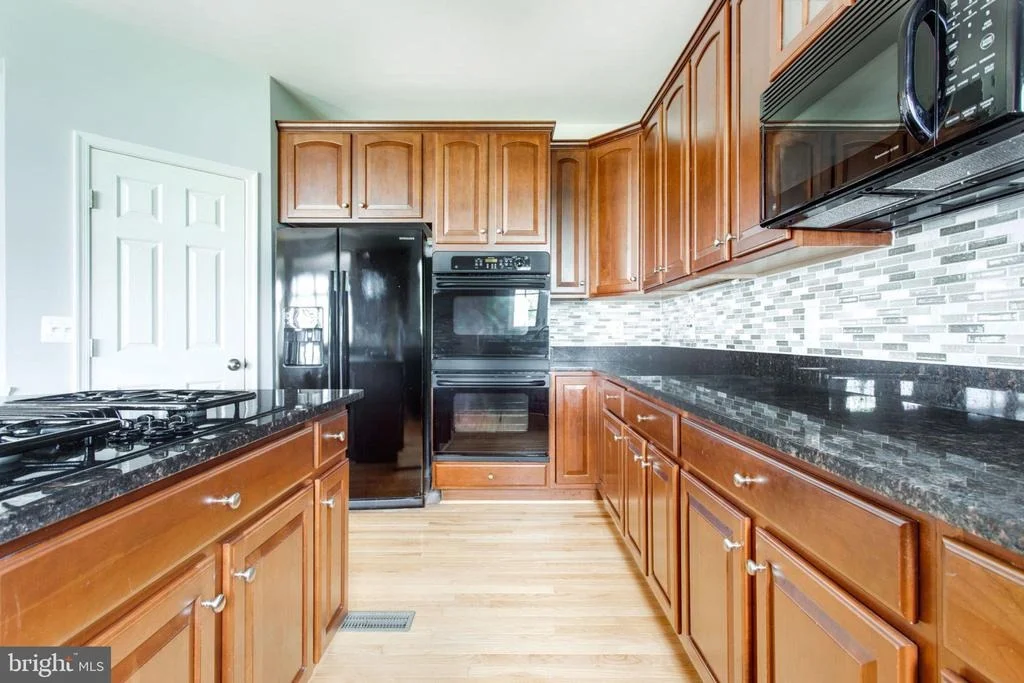 Photo of 6961 TANGLEWOOD DRIVE