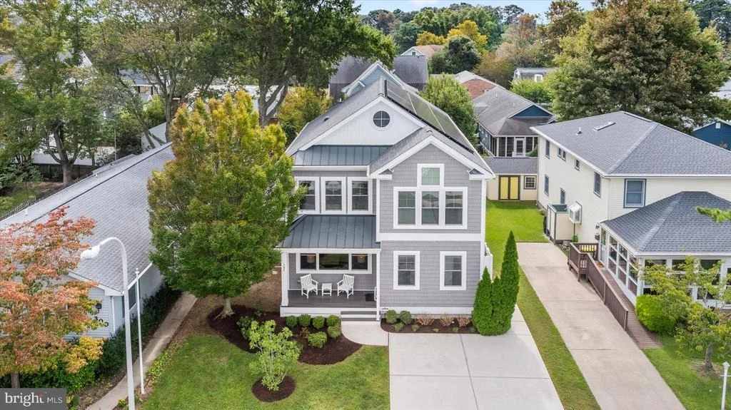 Photo of 302 LAUREL STREET