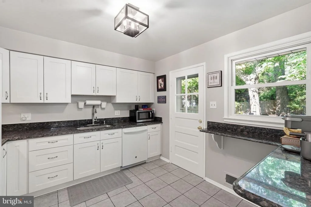 Photo of 5414 QUEENSBERRY AVENUE