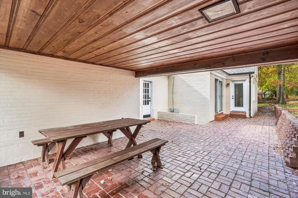 Photo of 7110 RIVERDALE ROAD