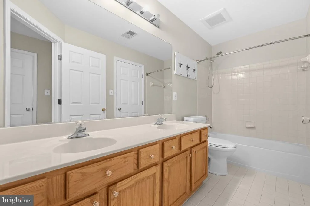 Photo of 5959 LYCEUM LANE