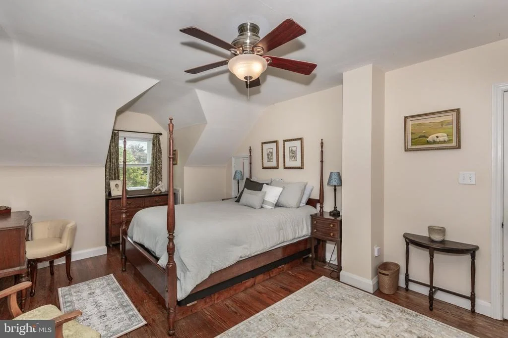 Photo of 701 LONGVIEW AVENUE