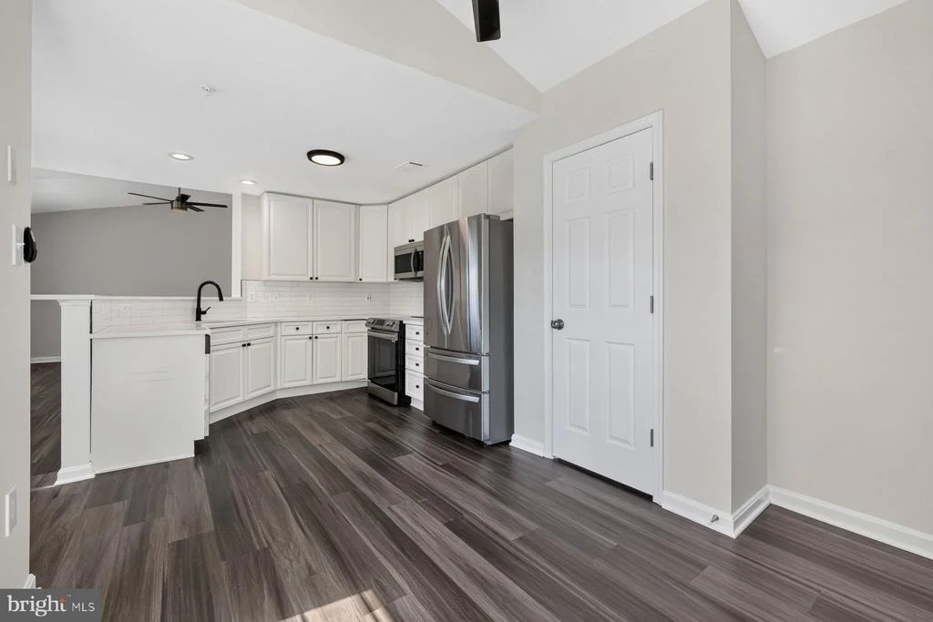 Photo of Unit 3D at 2501 COLERIDGE DRIVE