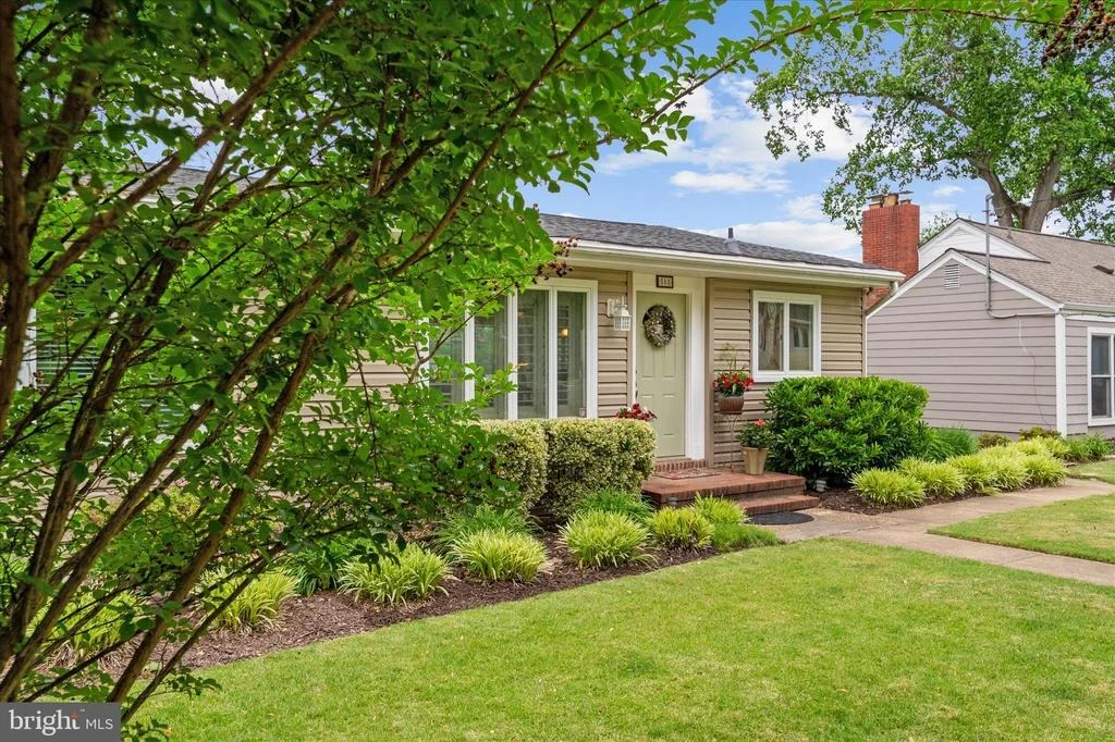 Photo of 508 WALNUT DRIVE