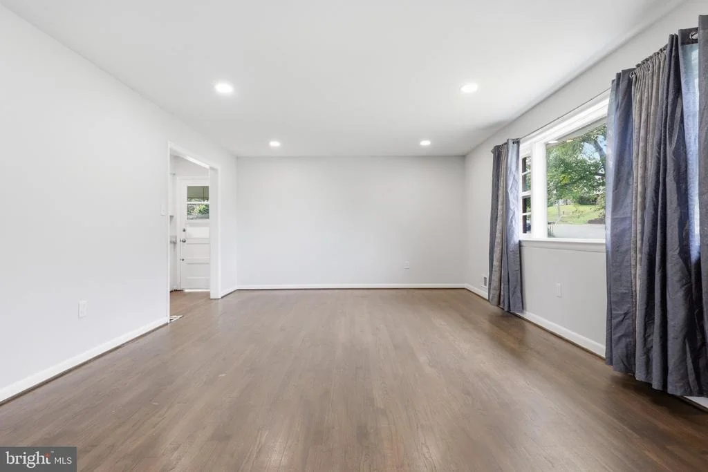 Photo of 6915 BRIARCLIFF DRIVE
