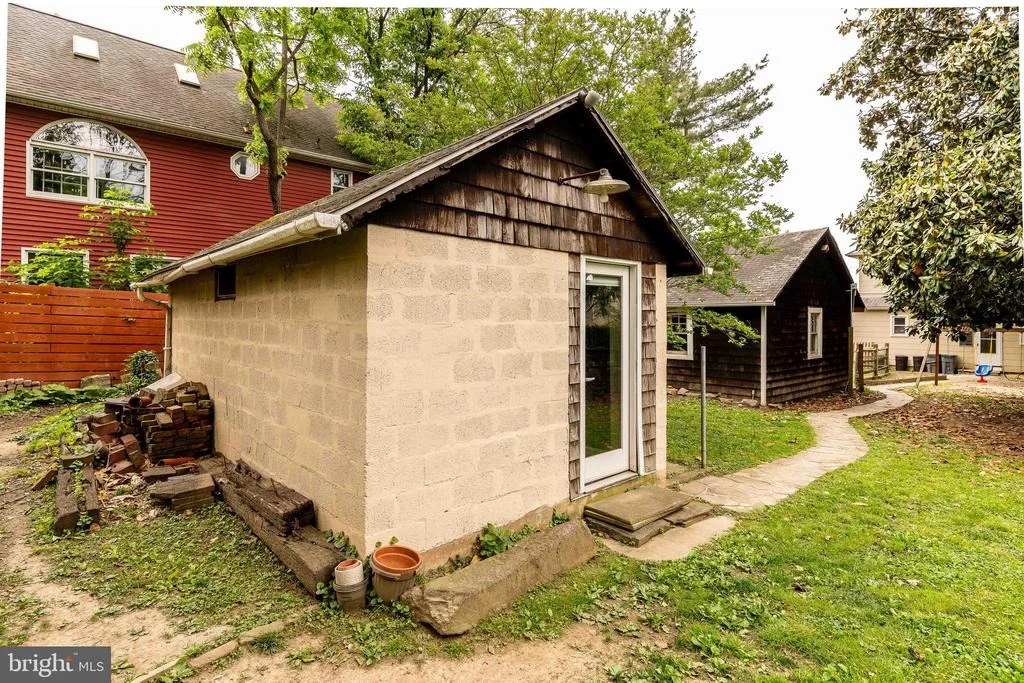Photo of 1823 MAYFIELD AVENUE